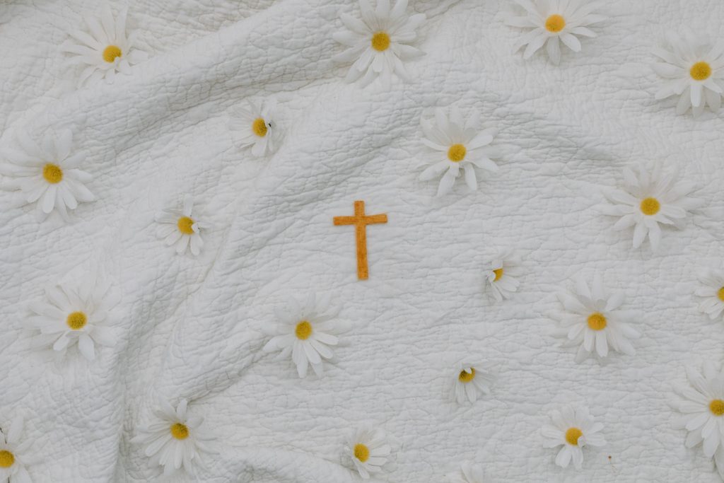 Cross and flowers - turning your requests to prayers to praise God